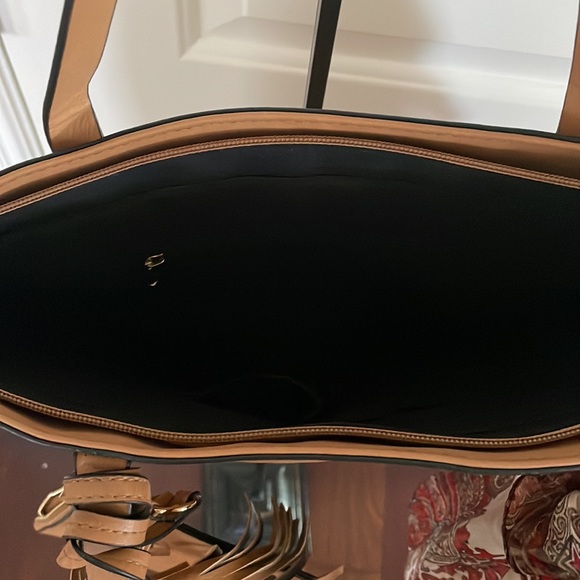 👜Tote Tan + 🧣 scarf and small purse 👝 - Picture 6 of 6